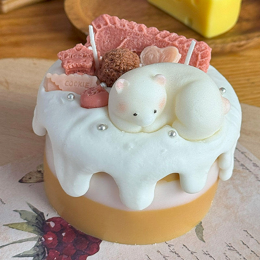 Polar bear two-color cake and green flower two-color cake shape aromatherapy candles with apple cinnamon and vanilla fragrance are suitable for birthday gifts, desktop decorations, wedding gifts
