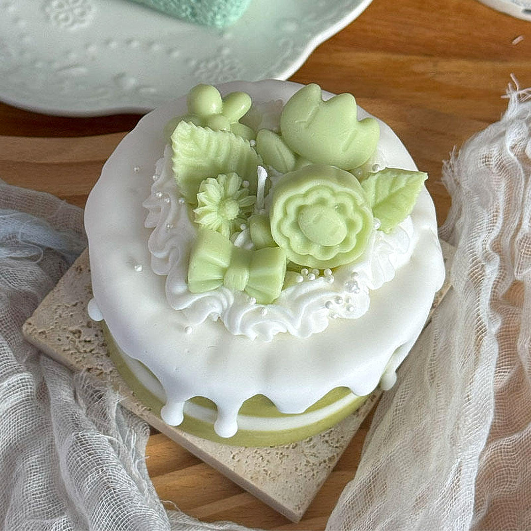 Polar bear two-color cake and green flower two-color cake shape aromatherapy candles with apple cinnamon and vanilla fragrance are suitable for birthday gifts, desktop decorations, wedding gifts
