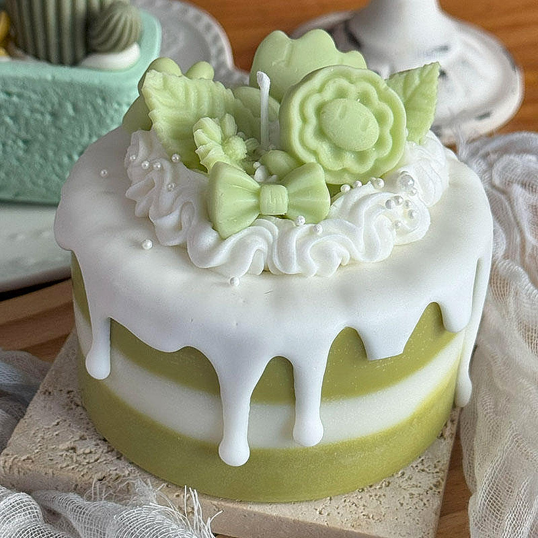 Polar bear two-color cake and green flower two-color cake shape aromatherapy candles with apple cinnamon and vanilla fragrance are suitable for birthday gifts, desktop decorations, wedding gifts