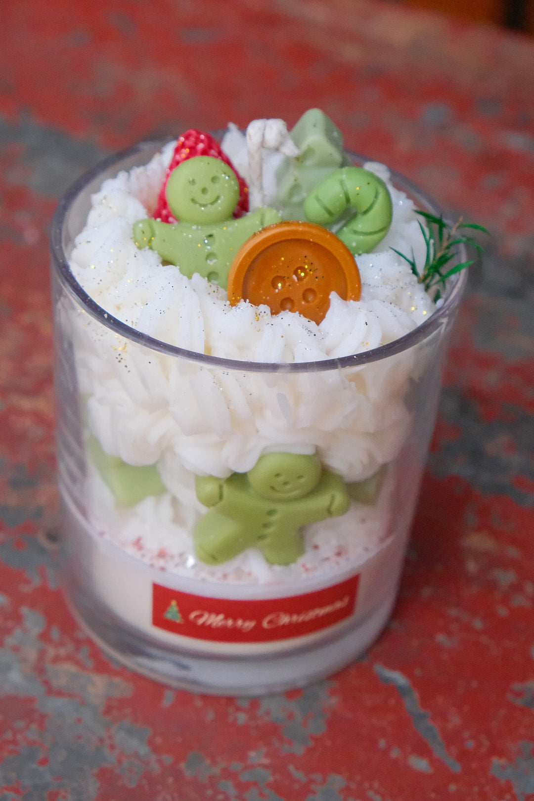 Christmas gingerbread man dessert shape aromatherapy candle vanilla and cream scented soy candle home fragrance suitable for women and men candle gifts Christmas exclusive gifts