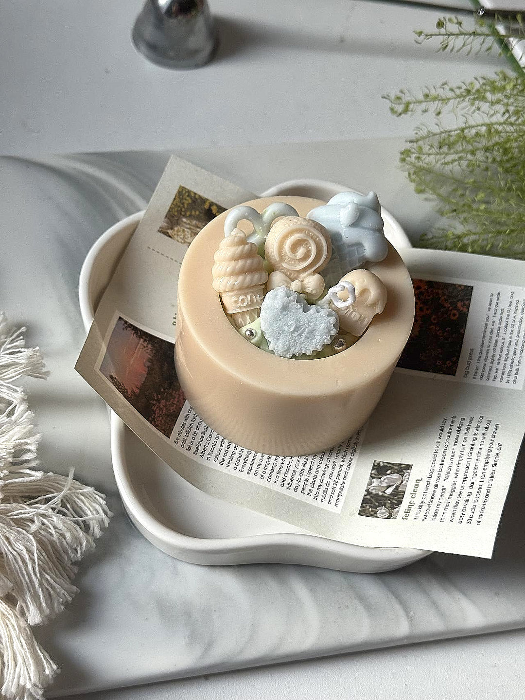 Creative caramel cake scented candles suitable for bedroom bathroom decoration party, desktop shooting props to send good friends birthday gifts