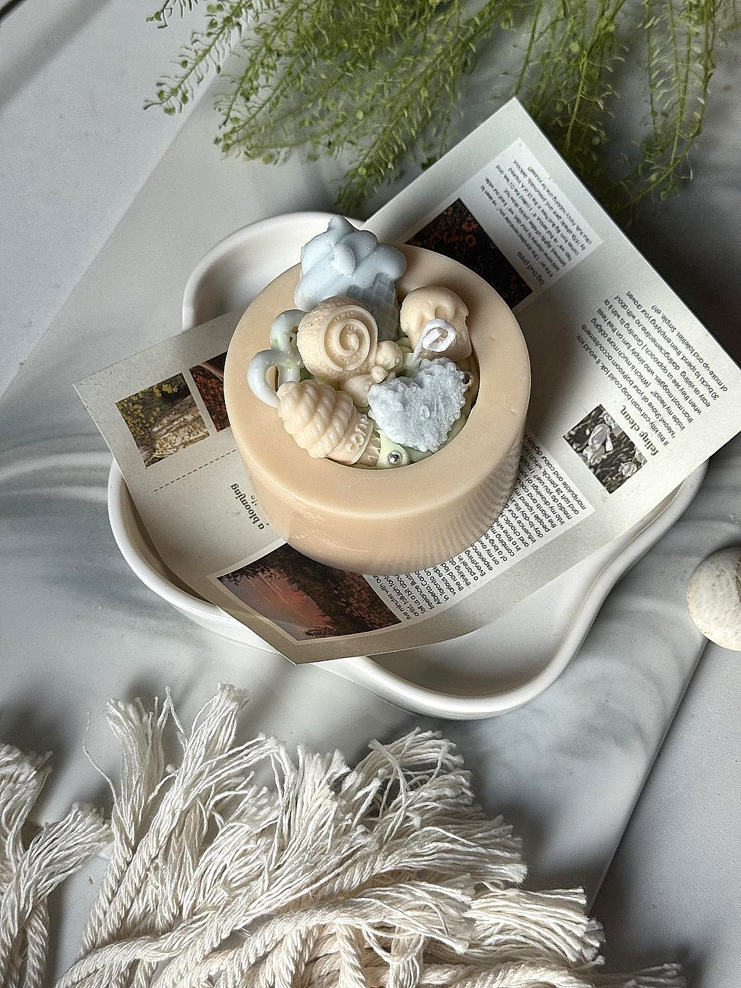 Creative caramel cake scented candles suitable for bedroom bathroom decoration party, desktop shooting props to send good friends birthday gifts