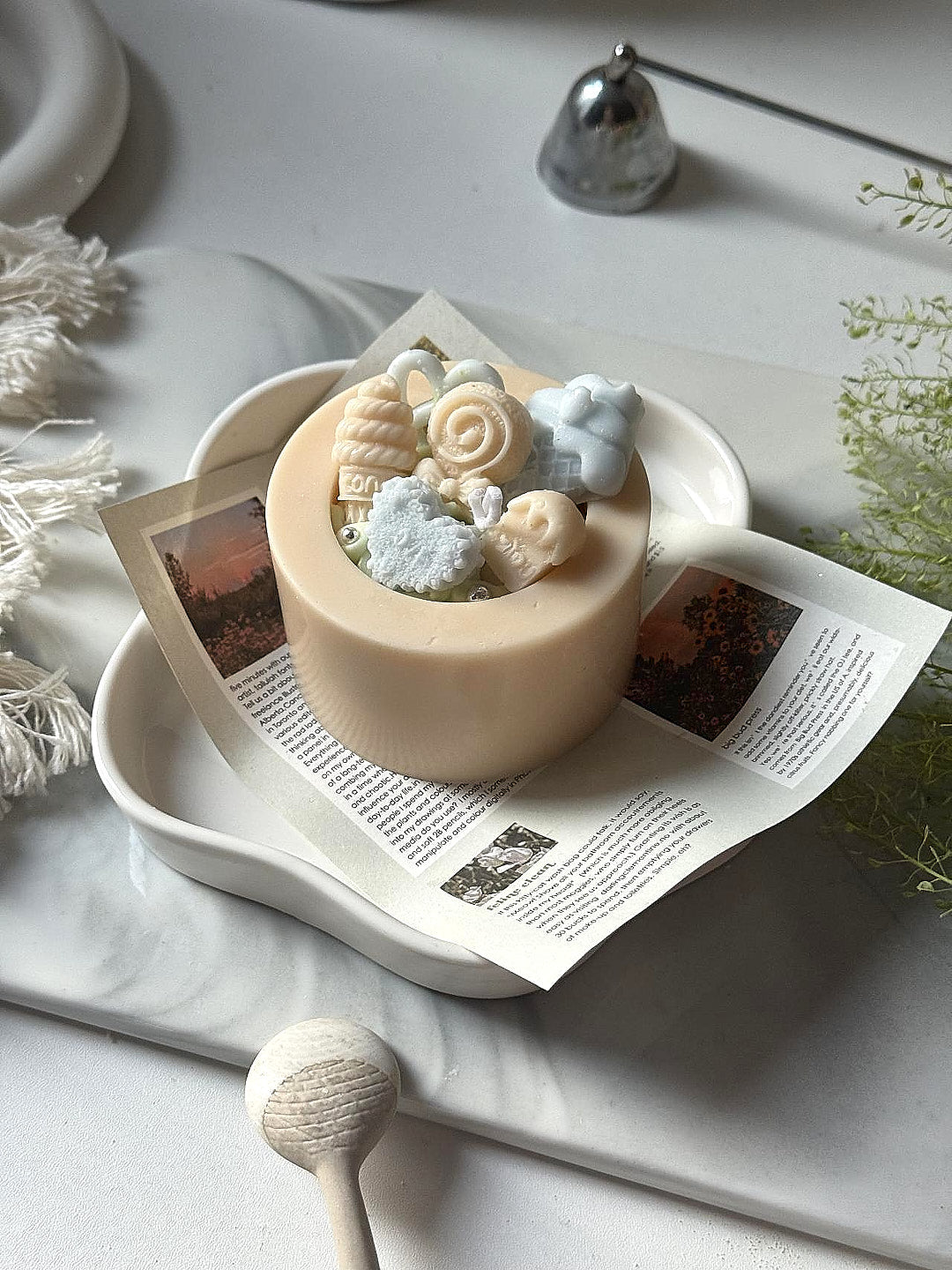 Creative caramel cake scented candles suitable for bedroom bathroom decoration party, desktop shooting props to send good friends birthday gifts