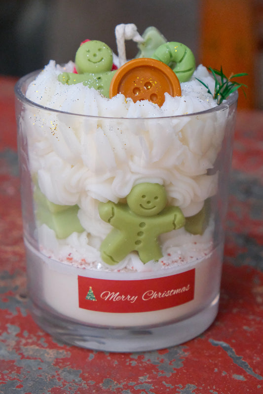 Christmas gingerbread man dessert shape aromatherapy candle vanilla and cream scented soy candle home fragrance suitable for women and men candle gifts Christmas exclusive gifts