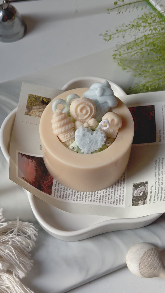 Creative caramel cake scented candles suitable for bedroom bathroom decoration party, desktop shooting props to send good friends birthday gifts